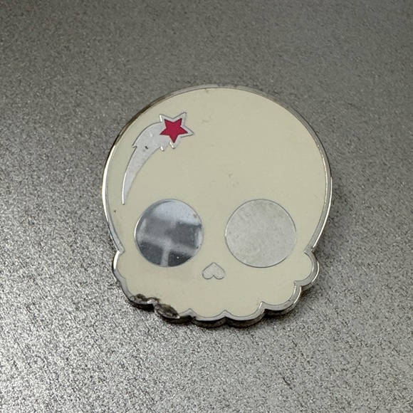 Loungefly Silver Skull Pin - Picture 4 of 8